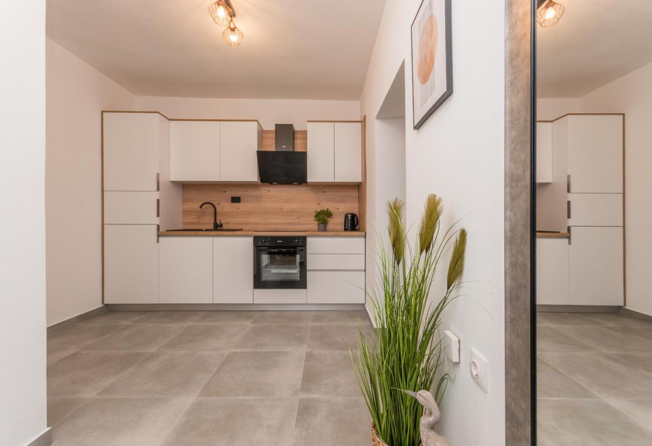 Apartmani A&M Biograd Na Moru Buitenkant foto