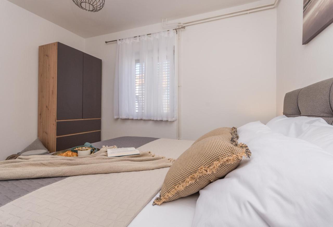 Apartmani A&M Biograd Na Moru Buitenkant foto